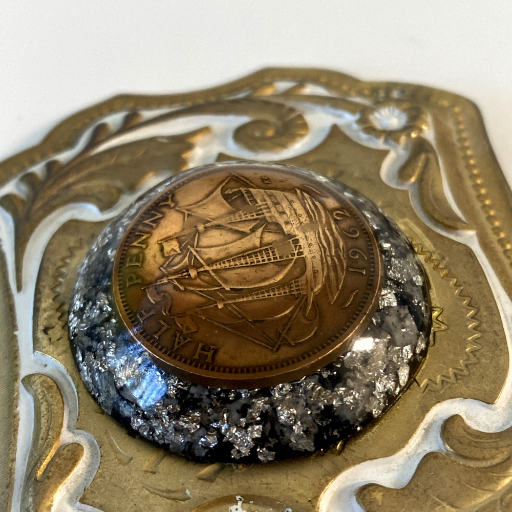 Belt Buckle Authentic Piece of the London Bridge Harold King Half Penny 1962 UK - Picture 4 of 7